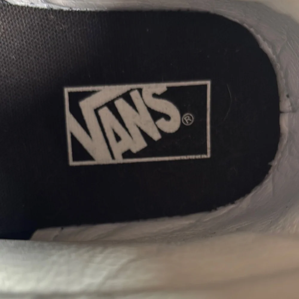 Vans High-Top Unisex Sneakers with multi-color design Men's Size 11.5 - Picture 2 of 9